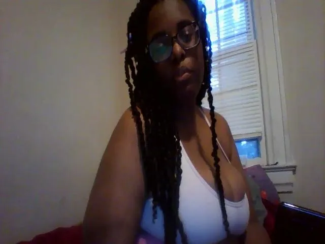 Live sex webcam photo for MissCc99 #272596428