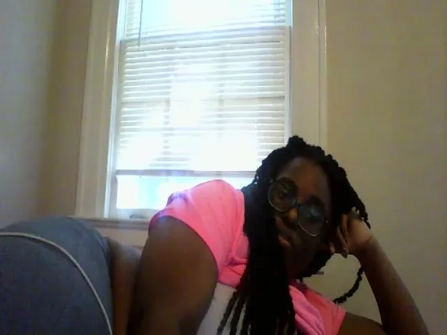 Live sex webcam photo for MissCc99 #272608162