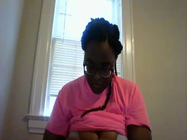 Live sex webcam photo for MissCc99 #272608673