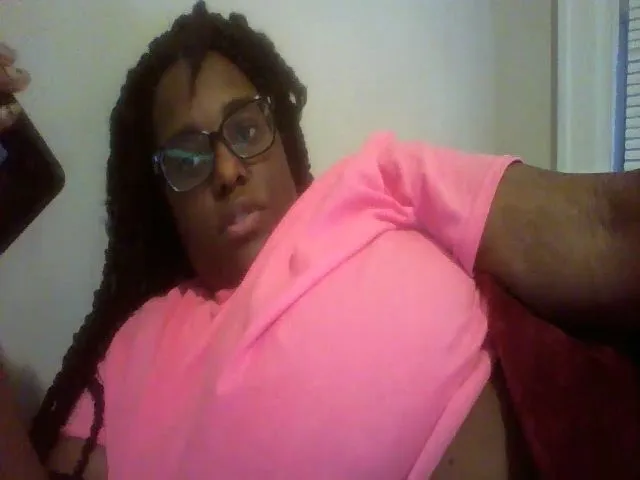 Live sex webcam photo for MissCc99 #272678500