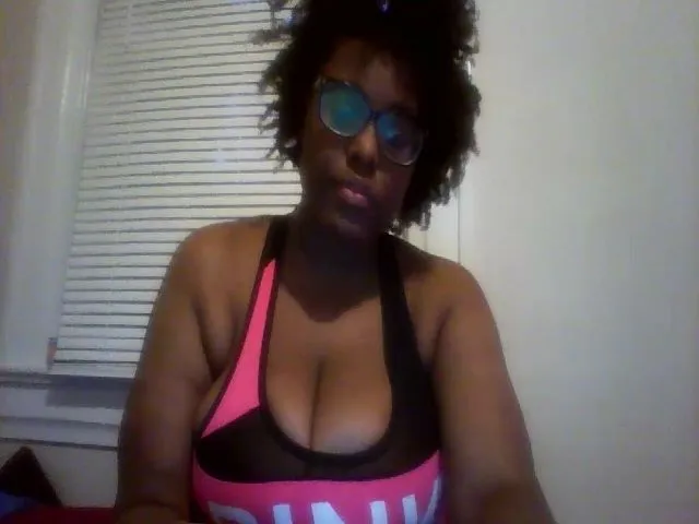 Live sex webcam photo for MissCc99 #272703186