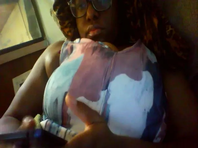 Live sex webcam photo for MissCc99 #274024475