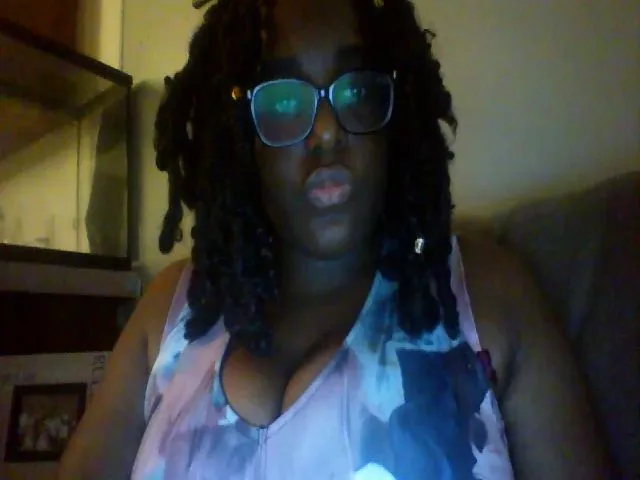 Live sex webcam photo for MissCc99 #274027496