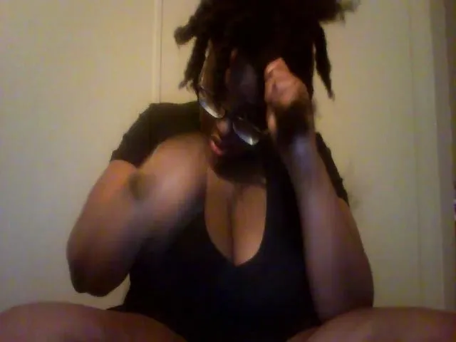 Live sex webcam photo for MissCc99 #274428727