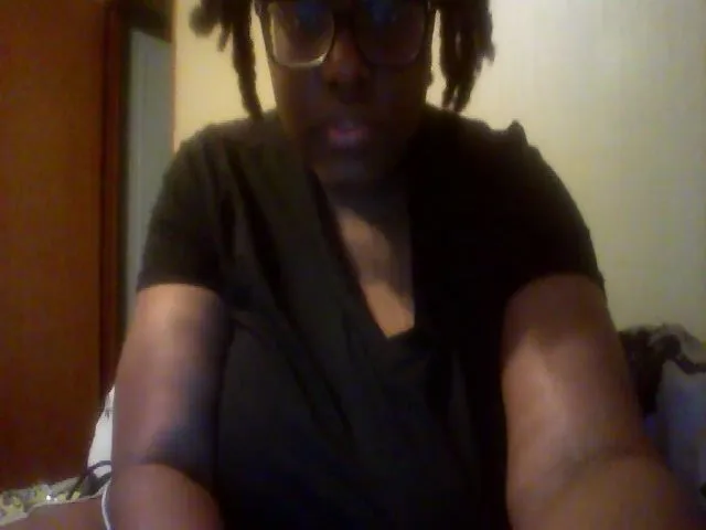 Live sex webcam photo for MissCc99 #274429540