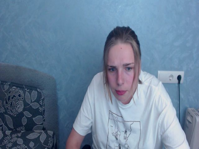 Live sex webcam photo for MissCharlin #273862637