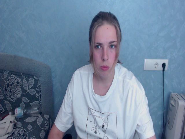 Live sex webcam photo for MissCharlin #273864247