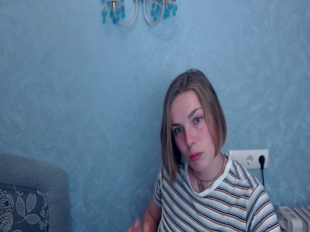 Live sex webcam photo for MissCharlin #273891242