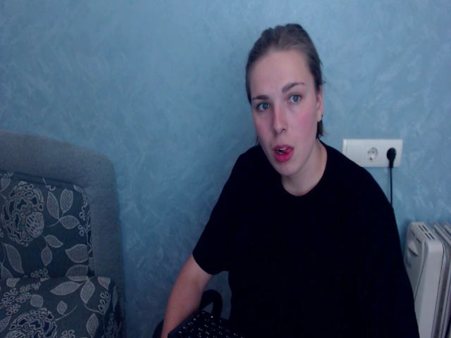 Live sex webcam photo for MissCharlin #273914032