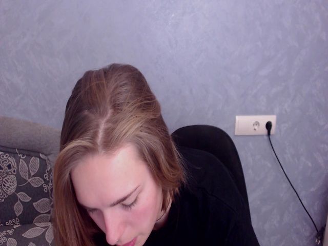 Live sex webcam photo for MissCharlin #273982832