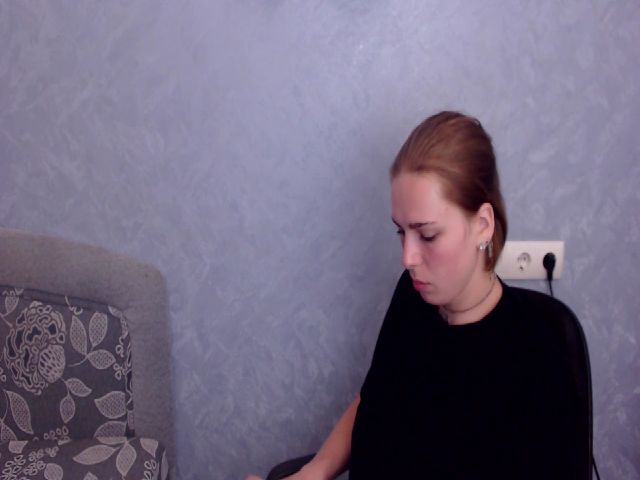 Live sex webcam photo for MissCharlin #274089631