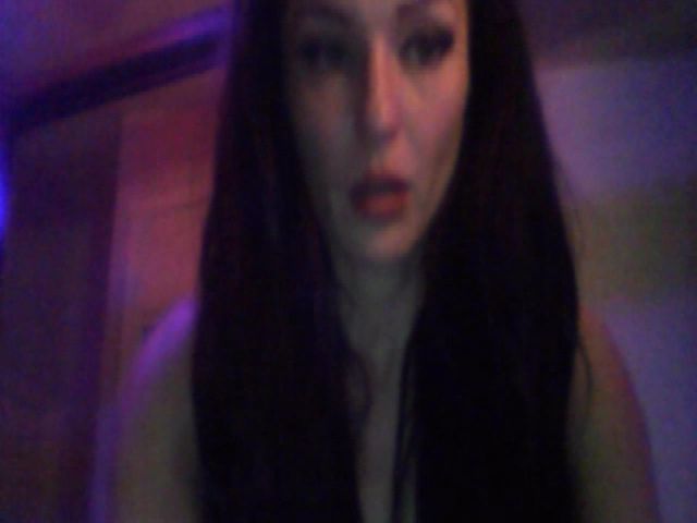 Live sex webcam photo for MissDeeJay87 #273955647