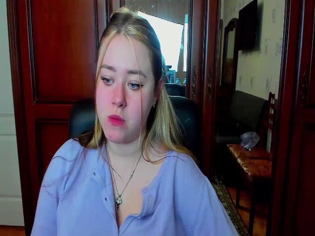 Live sex webcam photo for MissDiaa #273149041