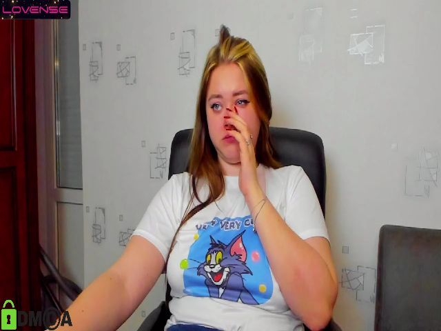 Live sex webcam photo for MissDiaa #273230620