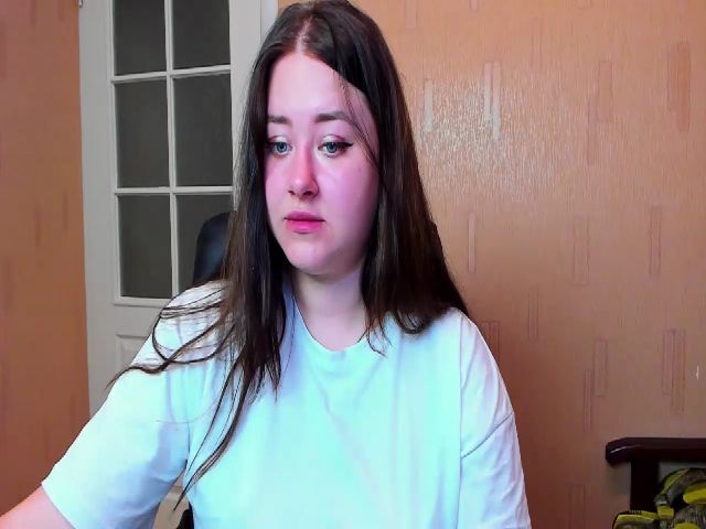 Live sex webcam photo for MissDiaa #273845477