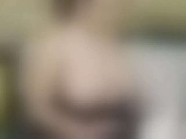 Live sex webcam photo for MissElisabeth #271868928