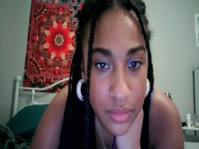 Live sex webcam photo for MissJanuary #272783026