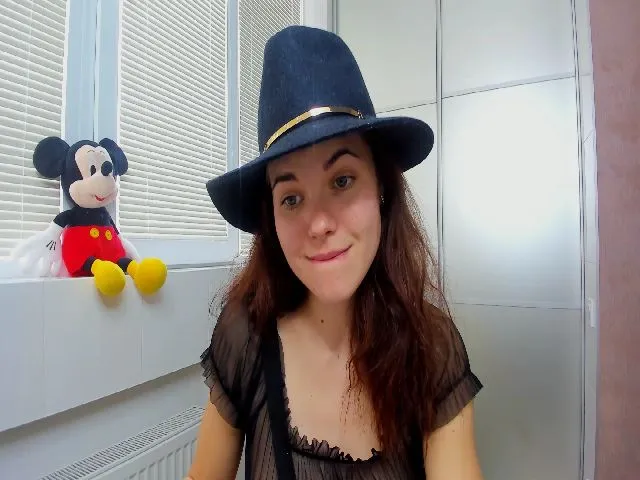 Live sex webcam photo for MissJeanne #272145241