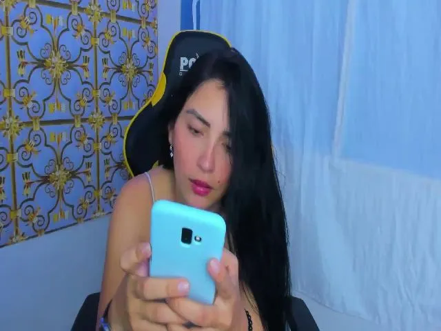 Live sex webcam photo for MissKharla #272272492