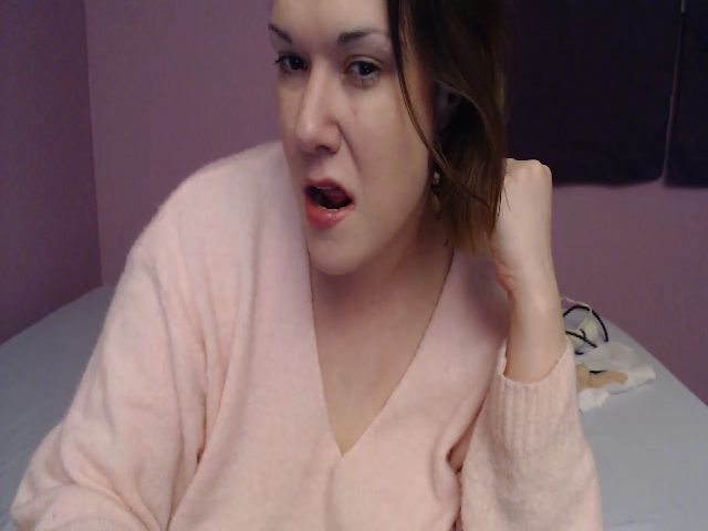 Live sex webcam photo for MissKitty629 #271689254