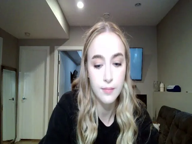 Live sex webcam photo for MissLaylaStar #273583791