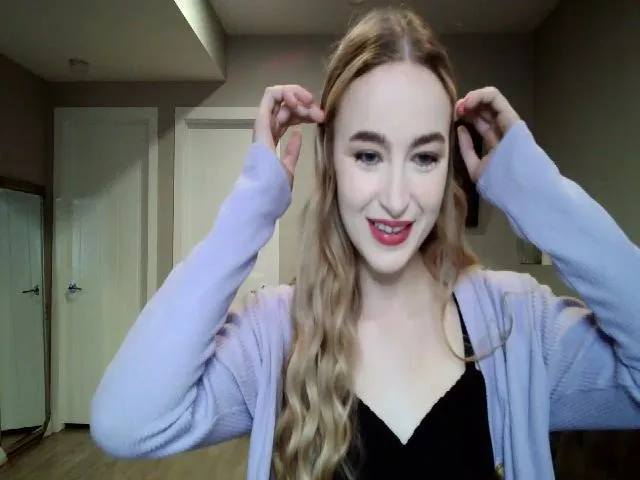 Live sex webcam photo for MissLaylaStar #273816047