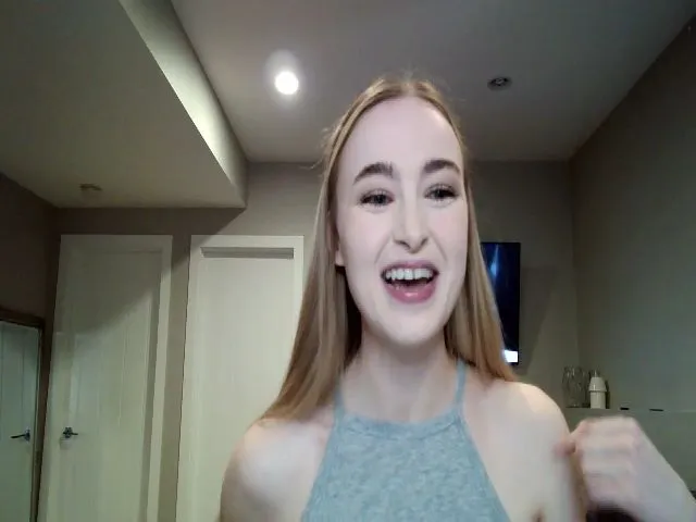 Live sex webcam photo for MissLaylaStar #273879727