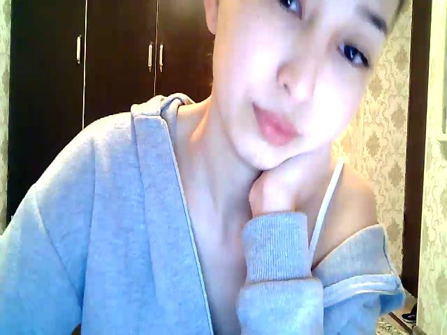 Live sex webcam photo for MissMolly____ #271925475