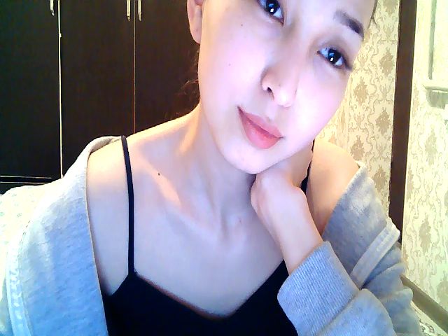 Live sex webcam photo for MissMolly____ #271937936