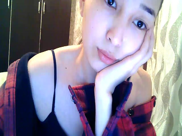 Live sex webcam photo for MissMolly____ #272232100