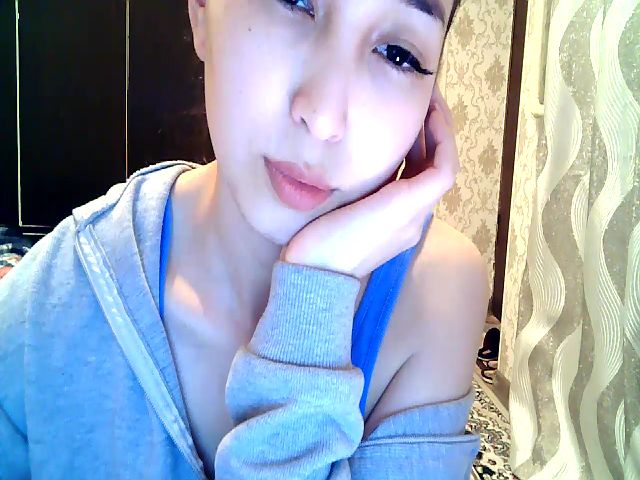 Live sex webcam photo for MissMolly____ #272349798