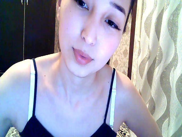 Live sex webcam photo for MissMolly____ #272469912