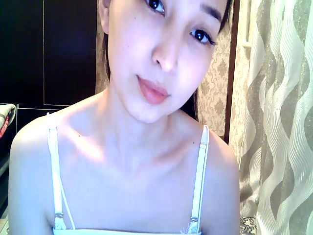 Live sex webcam photo for MissMolly____ #272493497