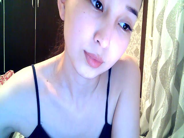 Live sex webcam photo for MissMolly____ #272591508