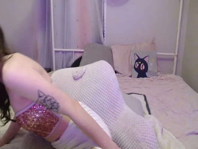 Live sex webcam photo for MissRhi #272639850