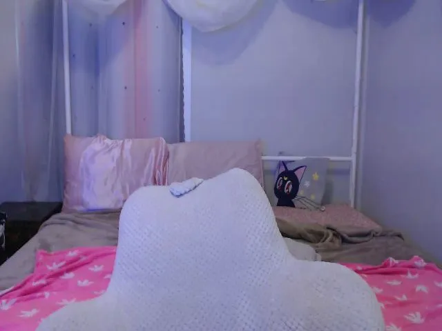 Live sex webcam photo for MissRhi #274419726