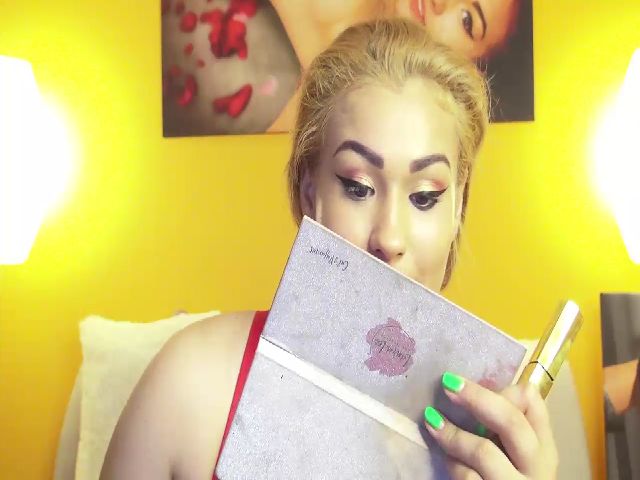 Live sex webcam photo for MissSabrina25 #274544975