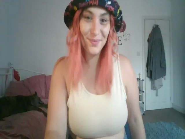 Live sex webcam photo for MissSandy95 #273835847