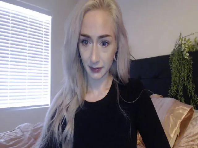 Live sex webcam photo for MissStellaRay #272588834