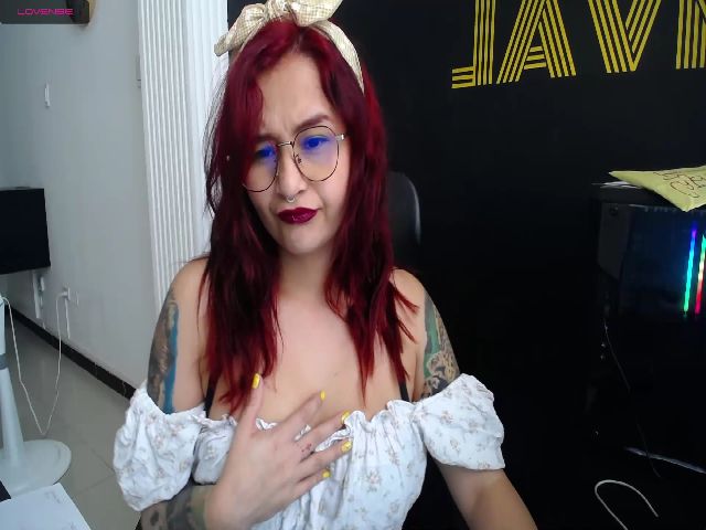 Live sex webcam photo for MissTiara_ #271885255