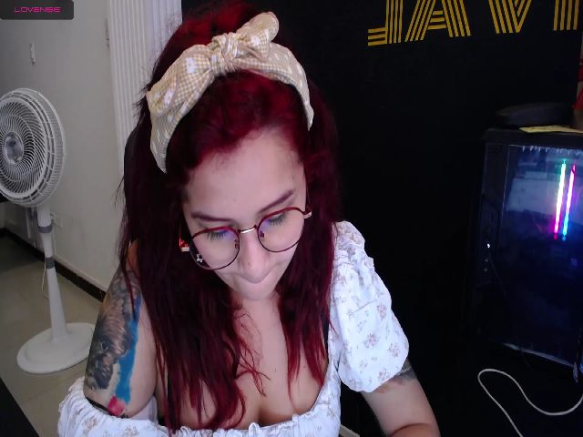 Live sex webcam photo for MissTiara_ #271888815