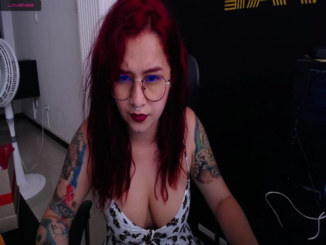 Live sex webcam photo for MissTiara_ #271897392