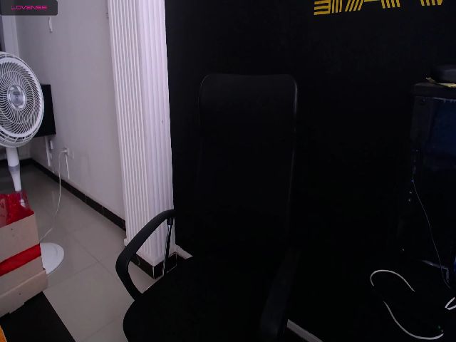 Live sex webcam photo for MissTiara_ #271897616