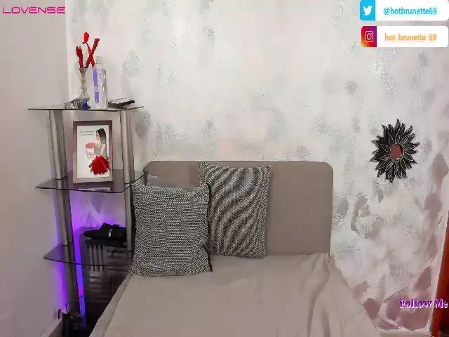 Live sex webcam photo for MissVani #274106010