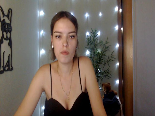 Live sex webcam photo for Miss_Dolly_ #287898869