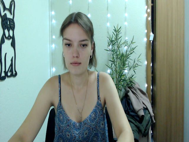 Live sex webcam photo for Miss_Dolly_ #287898901