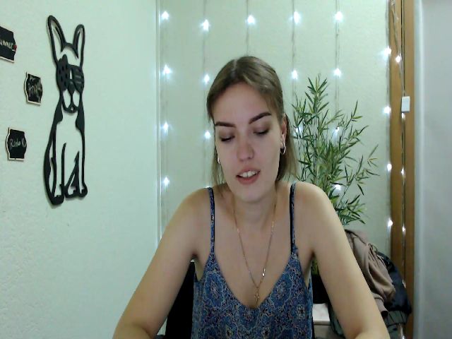 Live sex webcam photo for Miss_Dolly_ #287898907