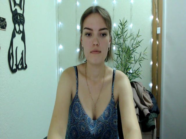 Live sex webcam photo for Miss_Dolly_ #287898908