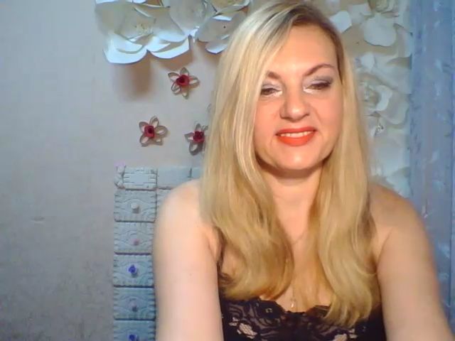 Live sex webcam photo for Miss_Kapriz81 #275209477