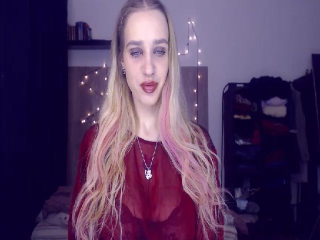 Live sex webcam photo for Miss_Linda_ #287886018